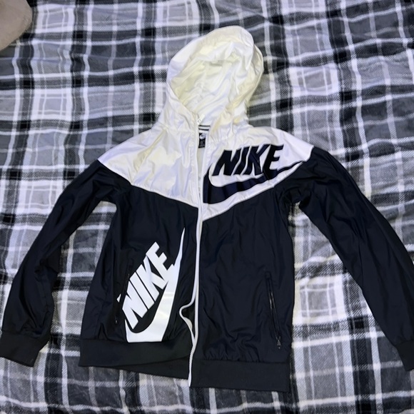Nike wind breaker - Picture 1 of 2